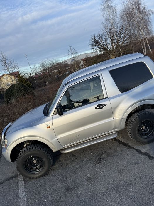 Mitsubishi Pajero mk 2   An 2001 AUTOUTILITARA