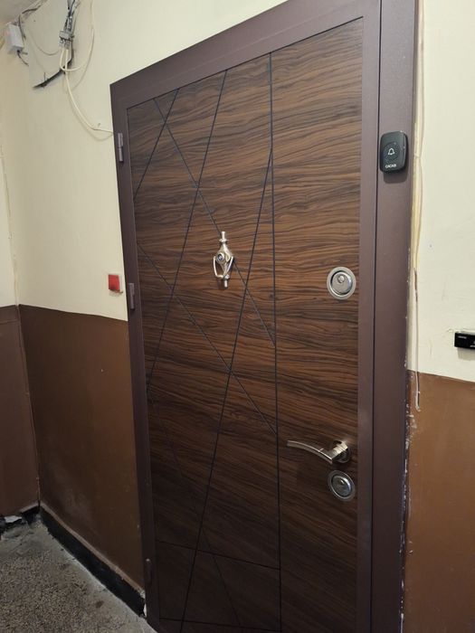 Апартамент 74кв+9кв мазе