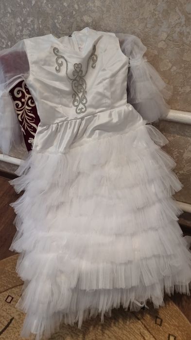 Продам национальный костюм для девочки