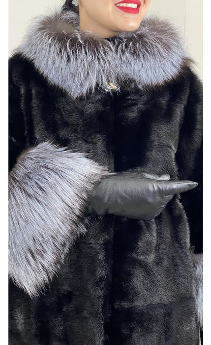 Продам норковую шубу