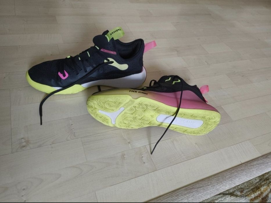 Баскетболни обувки на Decathlon 47 номер