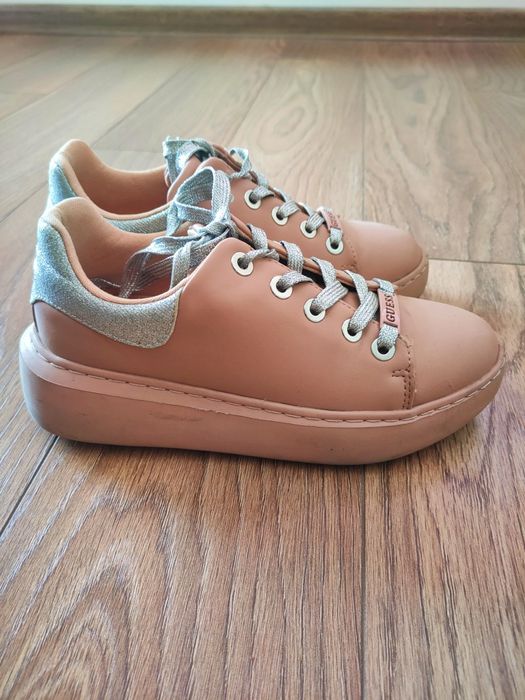 Маратонки Guess 36номер