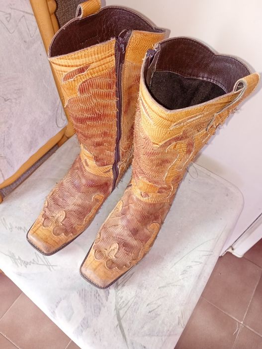 Изискани маркови дамски ботуши