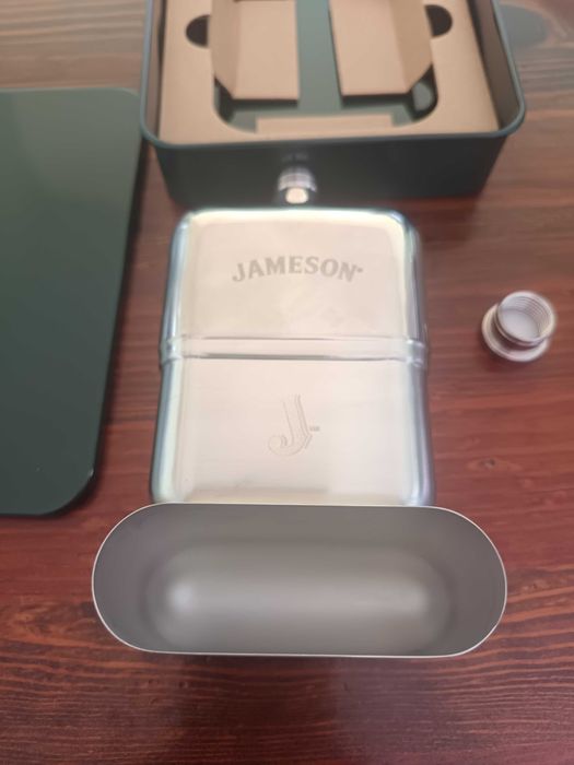 Продавам шишенце за алкохол JAMESON