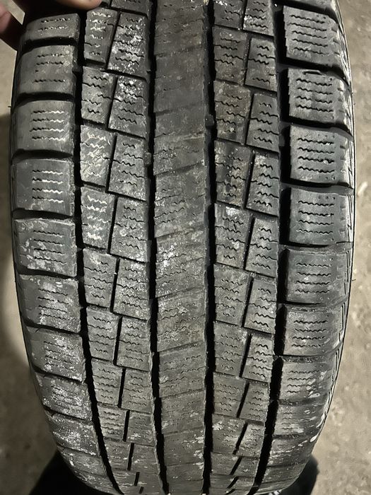 Продам шины зимние без шипов липучка