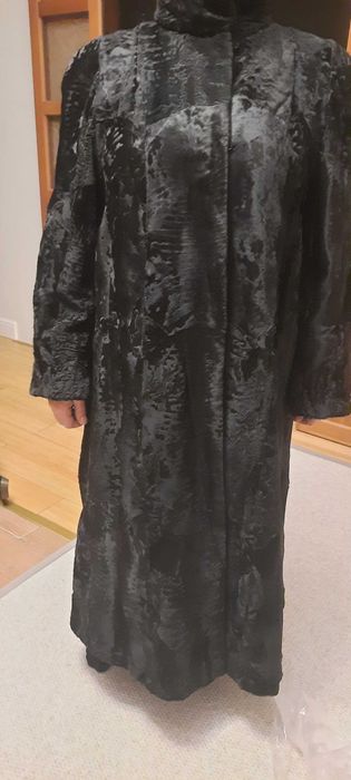 Каракульча шуба.