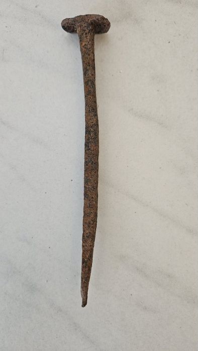 Старинен кован гвоздей / пирон