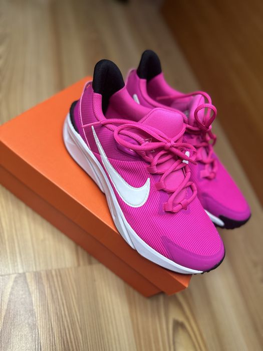 Дамски маратонки Nike