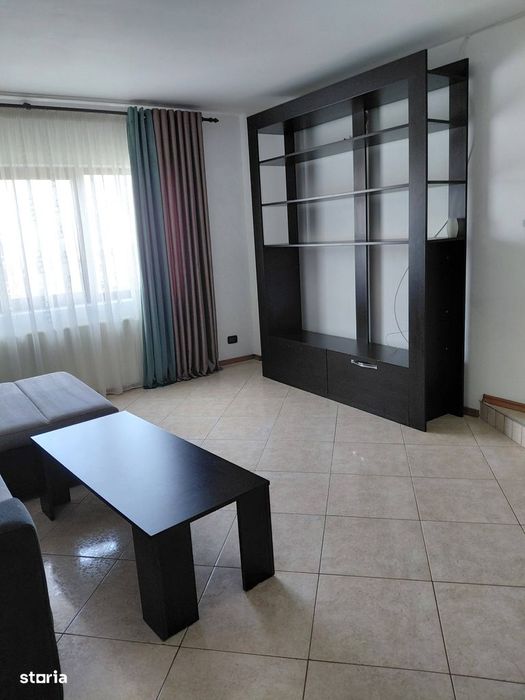 Apartament 3 camere, etaj 7, cu balcon