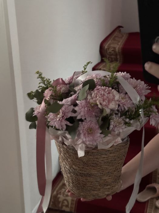 цветы в корзине.