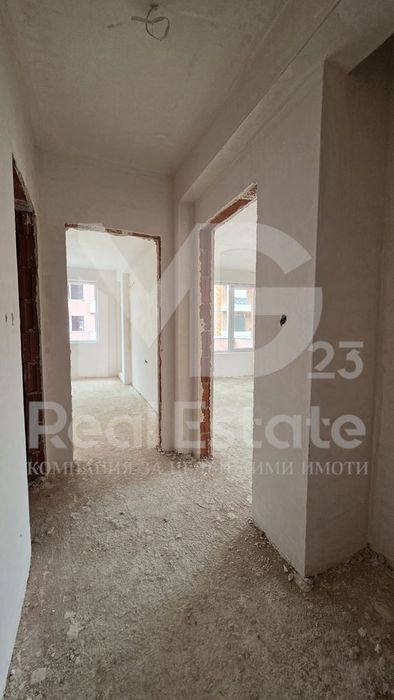 Двустаен с ПАРКОМЯСТО пред Акт 15 в Остромила!