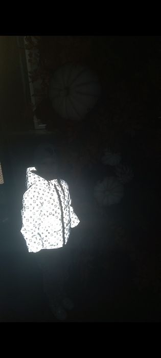 Продам куртку для девочки