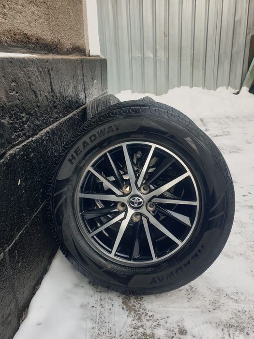 Продам диски с резиной стояли на Rav 4