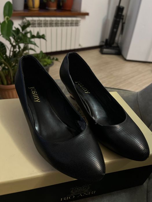 Женские туфли Josiny