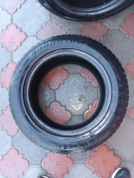 Продаю шины. Торг уместен