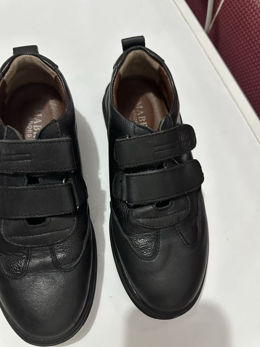 Продам детские туфли
