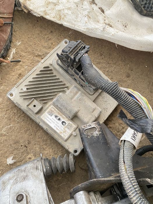 Актуатор коробки передач и компьютер