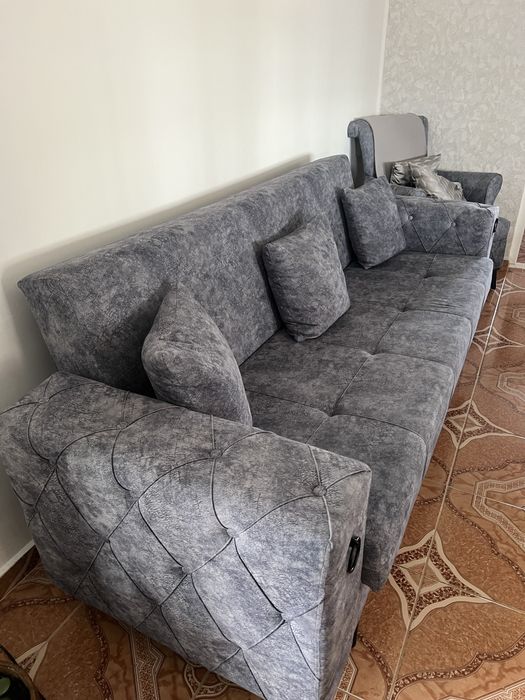 Дивани със фотьойли