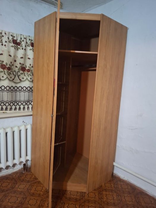 Угольный шкаф продам