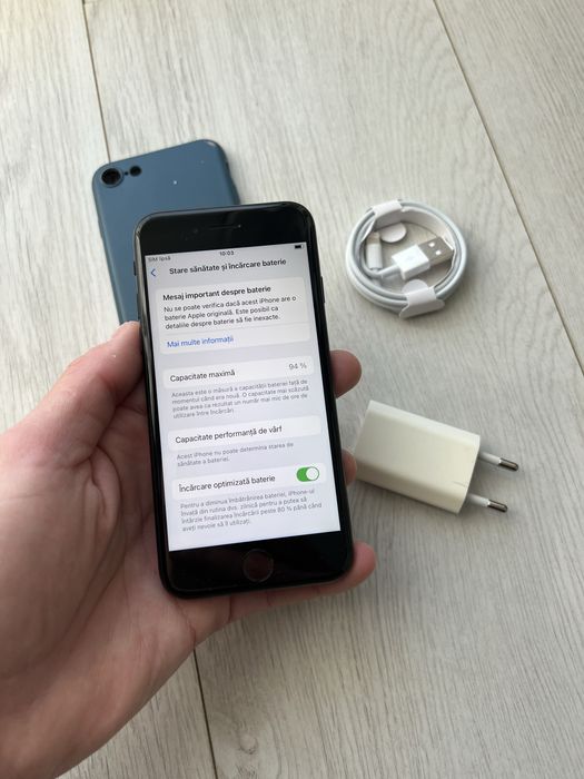 ••Iphone SE 2 • BATERIE 95% •
