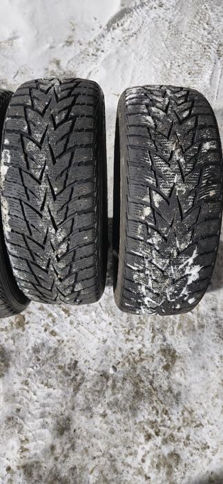 Продаю комплект б/у резины