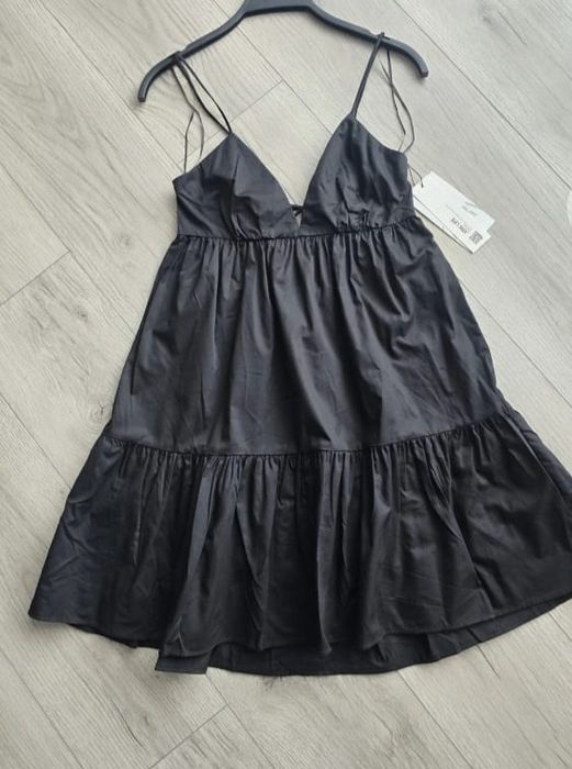 Vand lot haine zara 50 de bucati noi cu eticheta