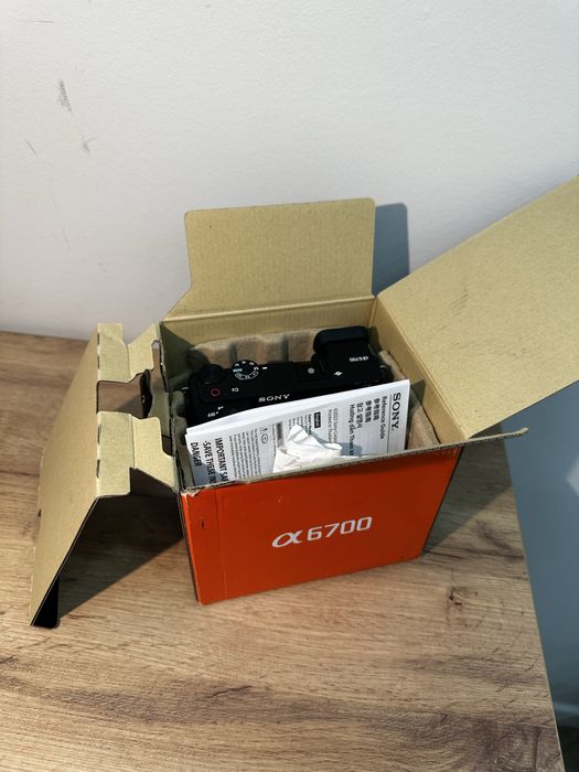 Продам свою Sony A6700 на гарантии