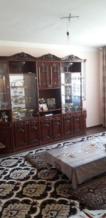 Уй сотилади икки каватли.