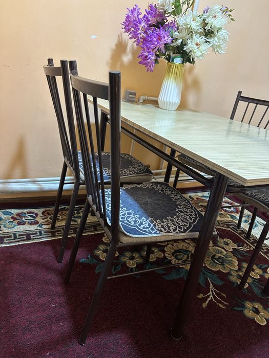 Стол и 6та стул, срочно сотилади!