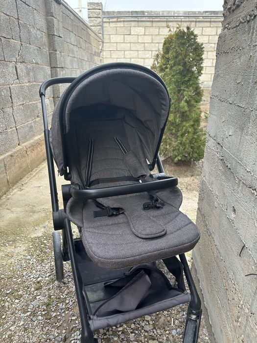 Детская коляска в хорошем состаяний