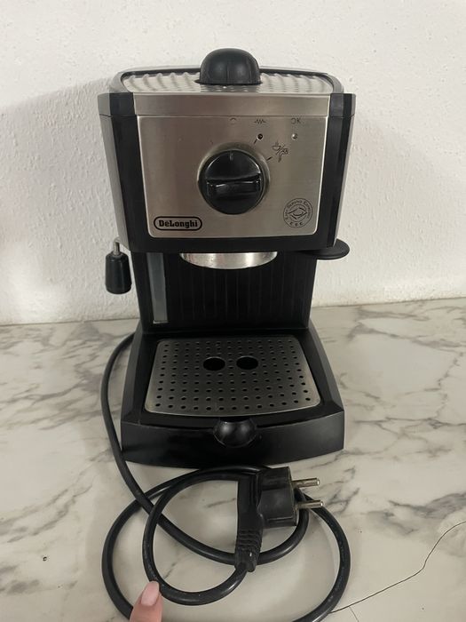 Продавам кафемашина Delonghi