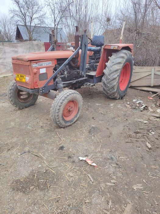 Tractor de vinzare