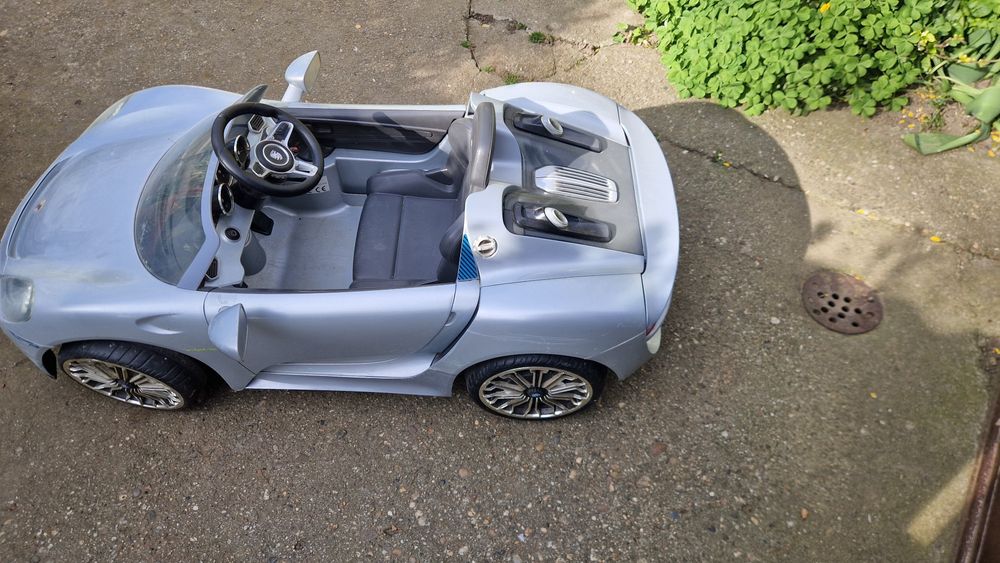 Masinuta electrica pentru copii