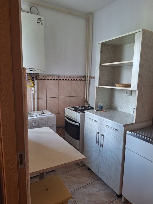 Închiriez garsonieră