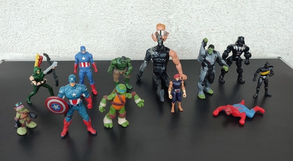 figurine supereroi avengers hasbro copii fete baieti Spiderman hulk