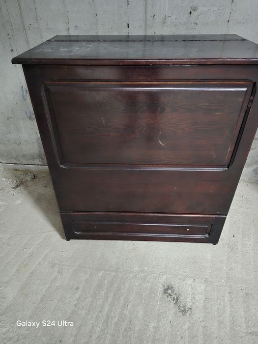 Обзавеждане столове и шкафове