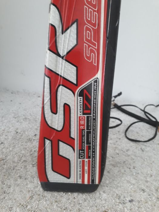 Ски, ски обувки и щеки