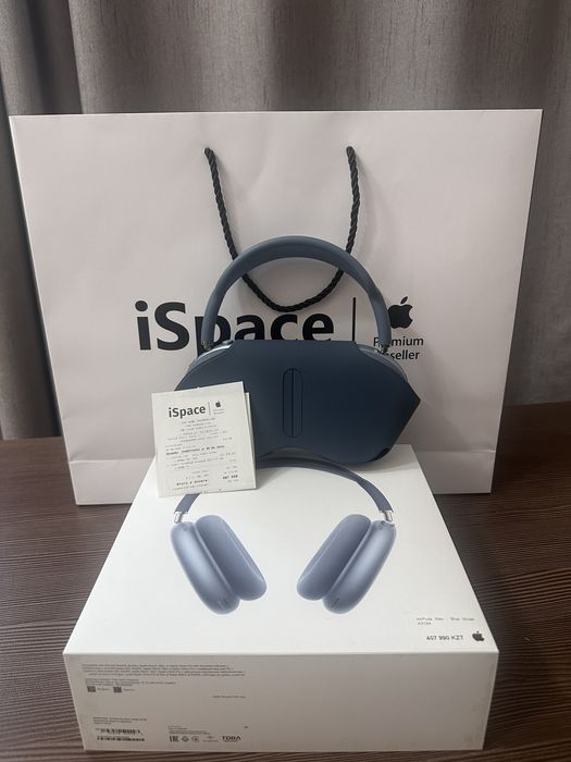 Apple AirPods Max Blue