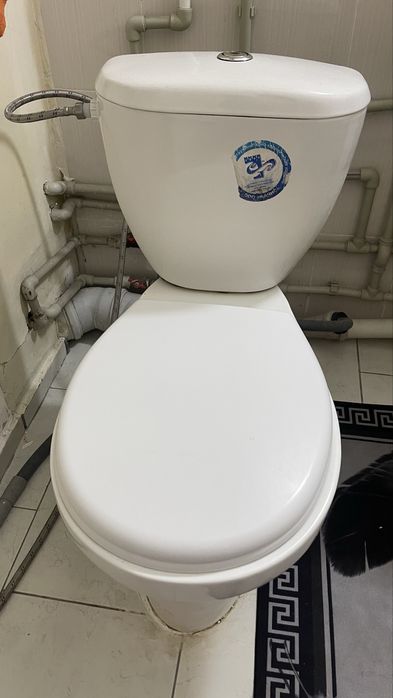 Унитаз с раковиной