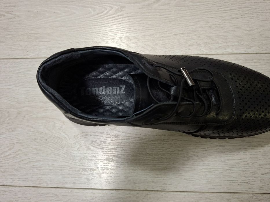 Мъжки обувки и маратонки