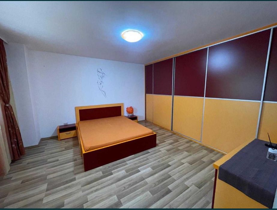 Inchiriez apartament