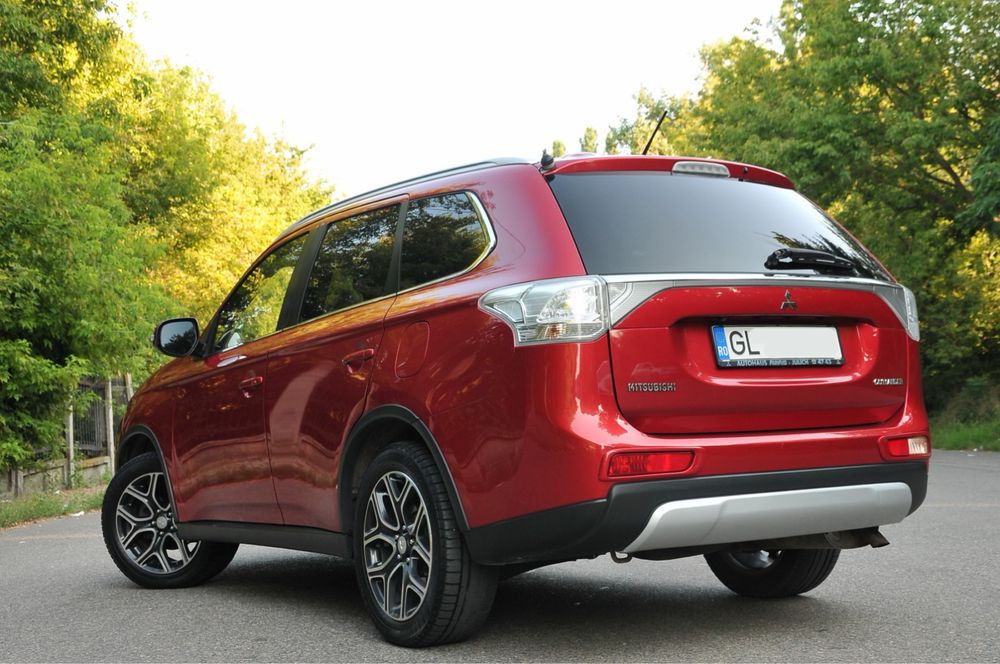 MITSUBISHI Outlander 2015 — imagine 2