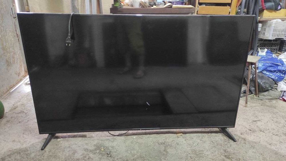 Телевизор 4К DEXP U65H8000K 65" (164 см) на запчасти (разбит экран)