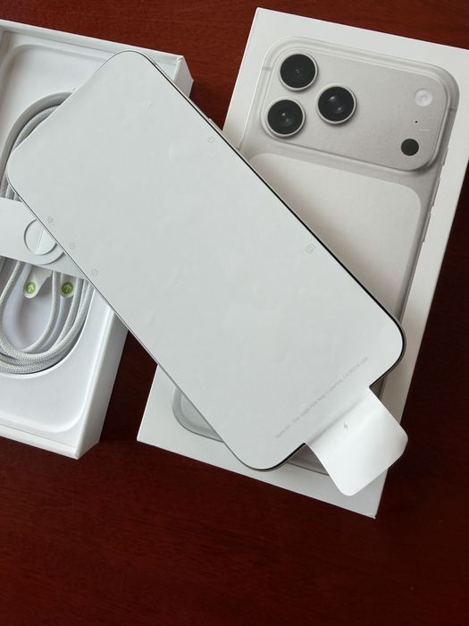 Apple iPhone 17 pro Max 256 gb silvur ГАРАНЦИЯ ЕДНА ГОДИНА към Apple