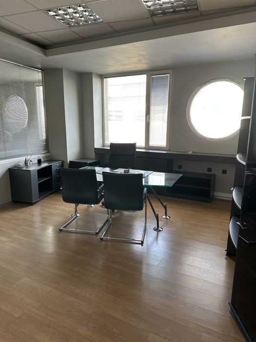 Дава се под наем Офис в Пловдив, Индустриална зона - Тракия - 500 кв.м за 5000 € - Снимка #13