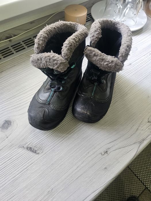 Продам зимние ботинки Колумбия на мальчика/девочкудевоч