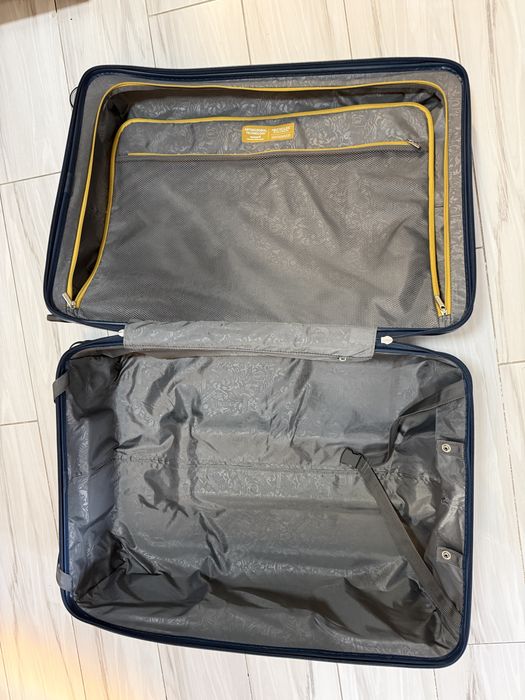 Продам чемодан american tourister