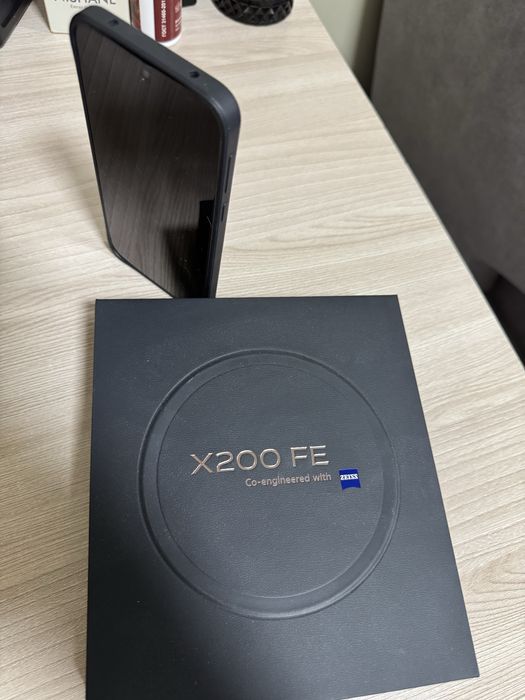 Продам vivo x200fe