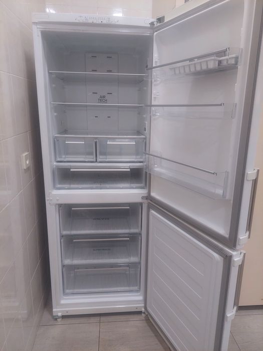 Холодильник Hotpoint Ariston
