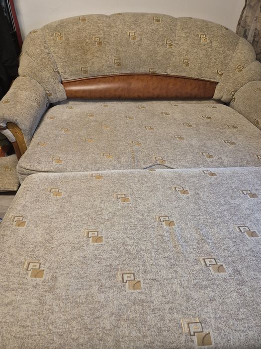 Canapea extensibila  140/180pret1200roni00 roni